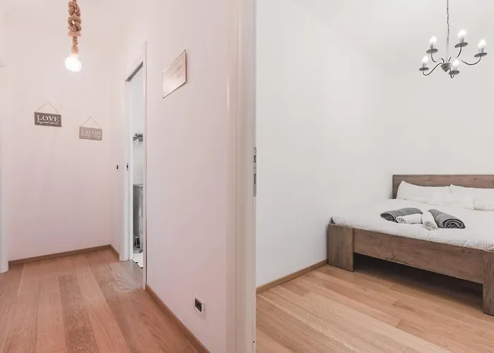 Piazza Oberdan-carducci Elegant Апартаменты *